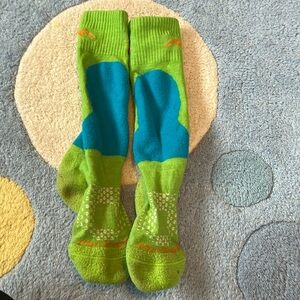 Youth medium darn tough ski socks